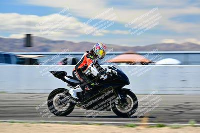 media/Mar-25-2024-Moto Forza (Mon) [[8d4319bd68]]/4-Novice Group/Session 4 Front Straight Speed Pans/